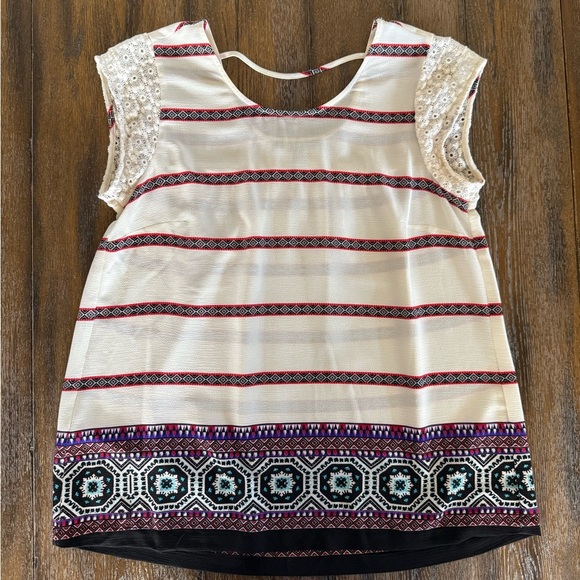 Daniel Rainn Women’s Ivory and Red Patterned Cap Sleeve Top Size M - Picture 1 of 7